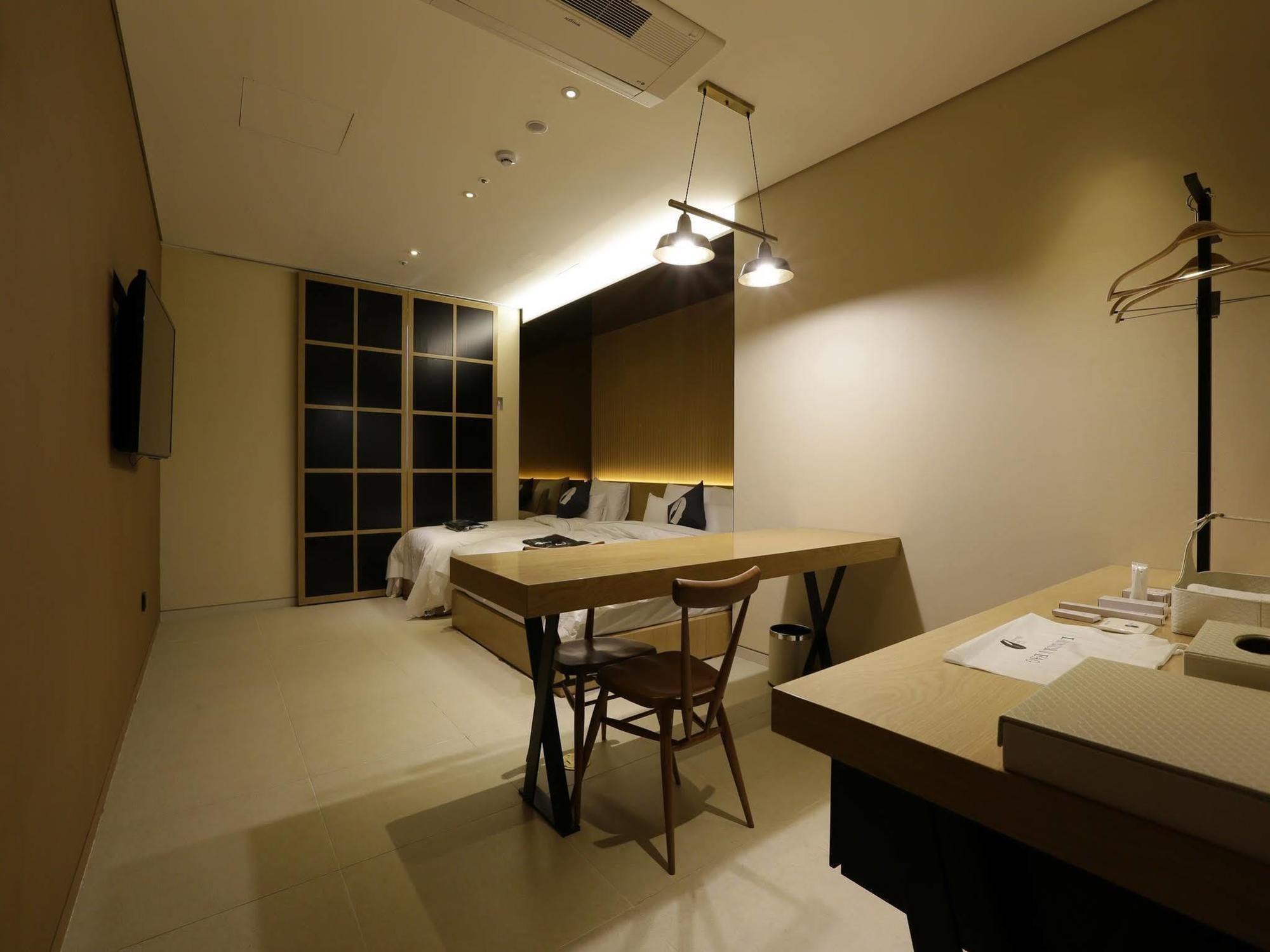 Hotel The Designers Incheon Bagian luar foto