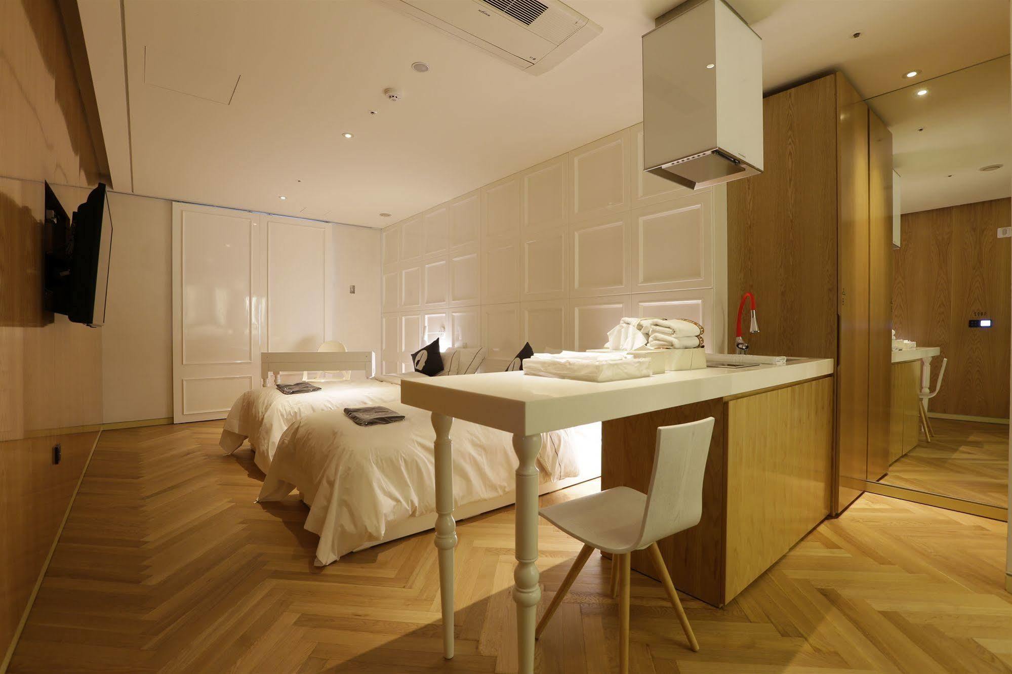 Hotel The Designers Incheon Bagian luar foto