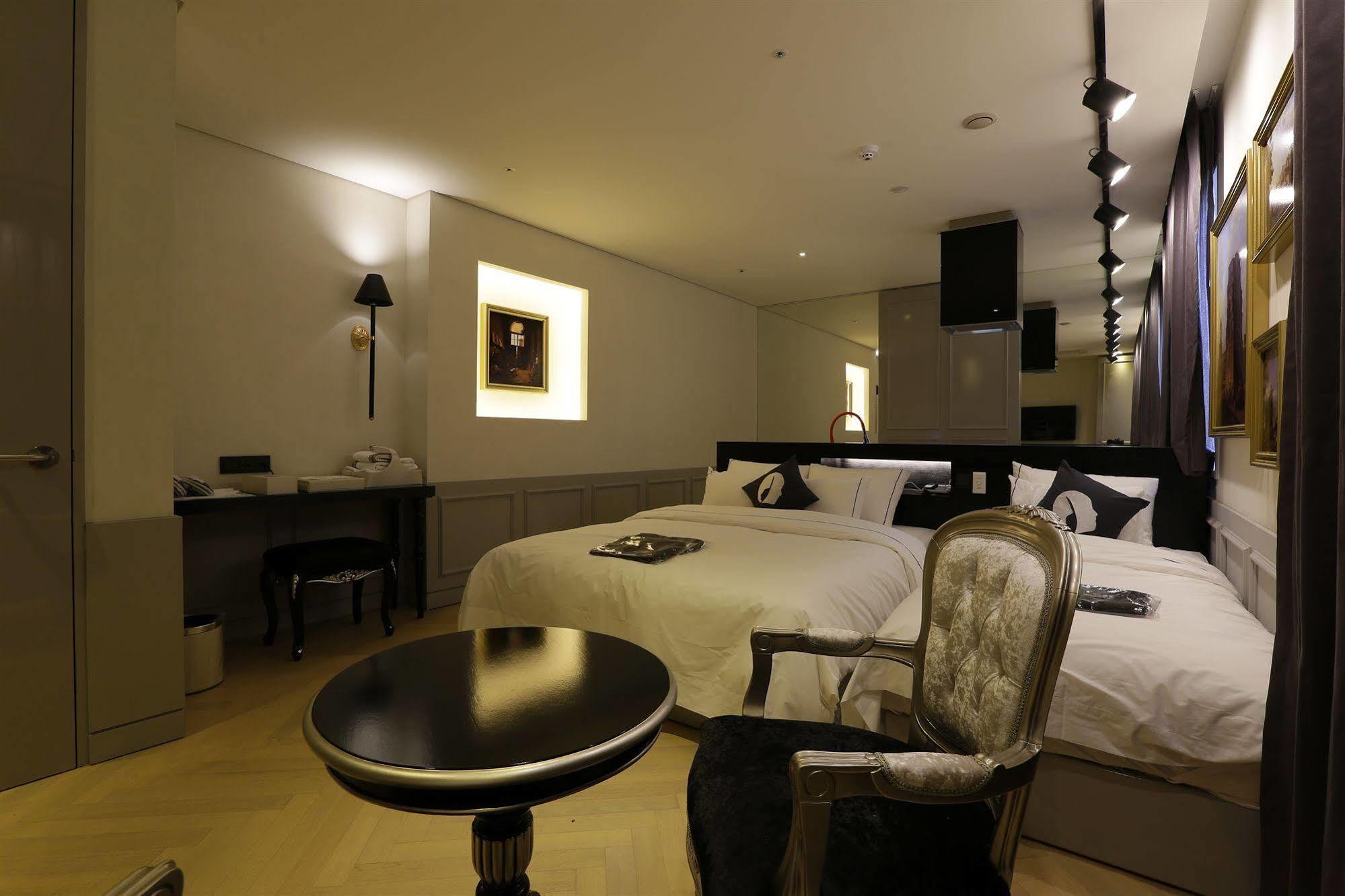Hotel The Designers Incheon Bagian luar foto