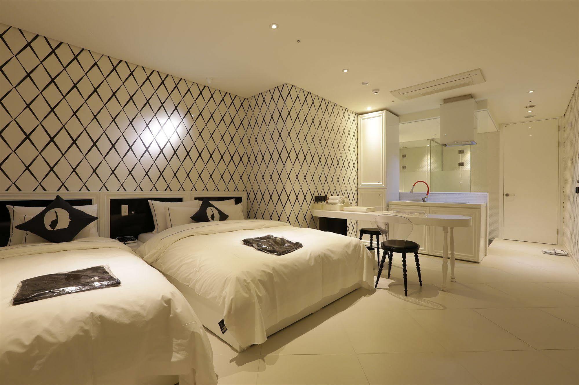 Hotel The Designers Incheon Bagian luar foto