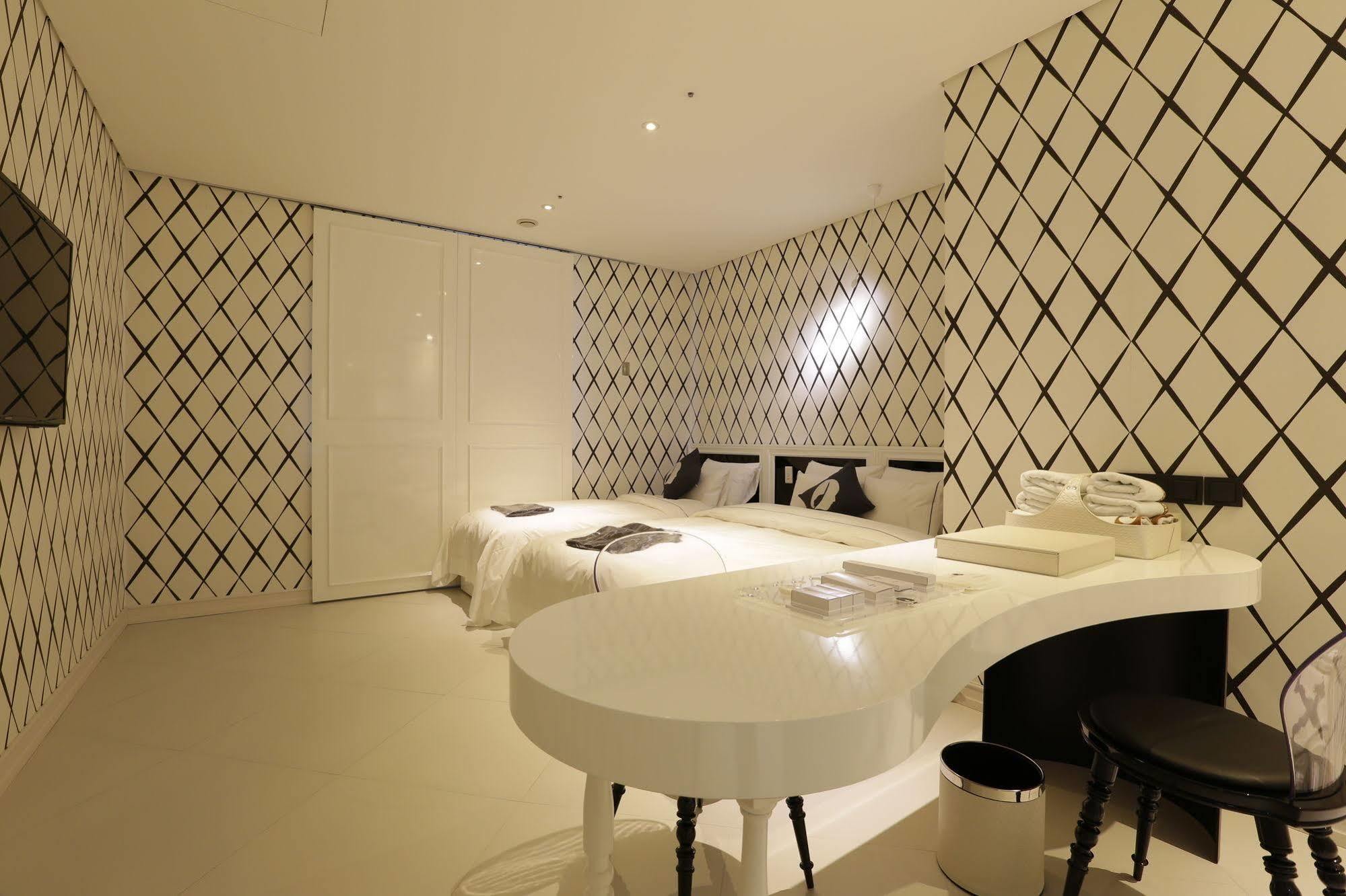 Hotel The Designers Incheon Bagian luar foto
