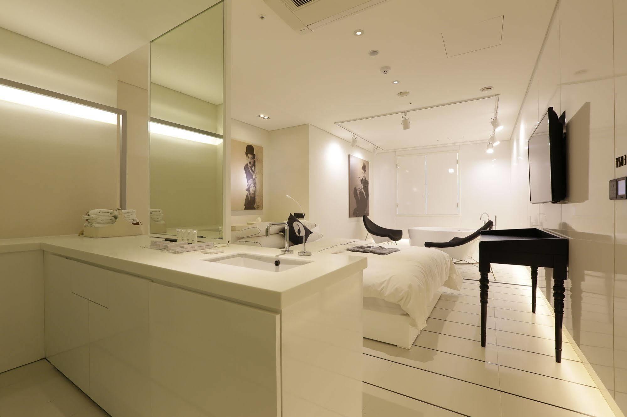 Hotel The Designers Incheon Bagian luar foto