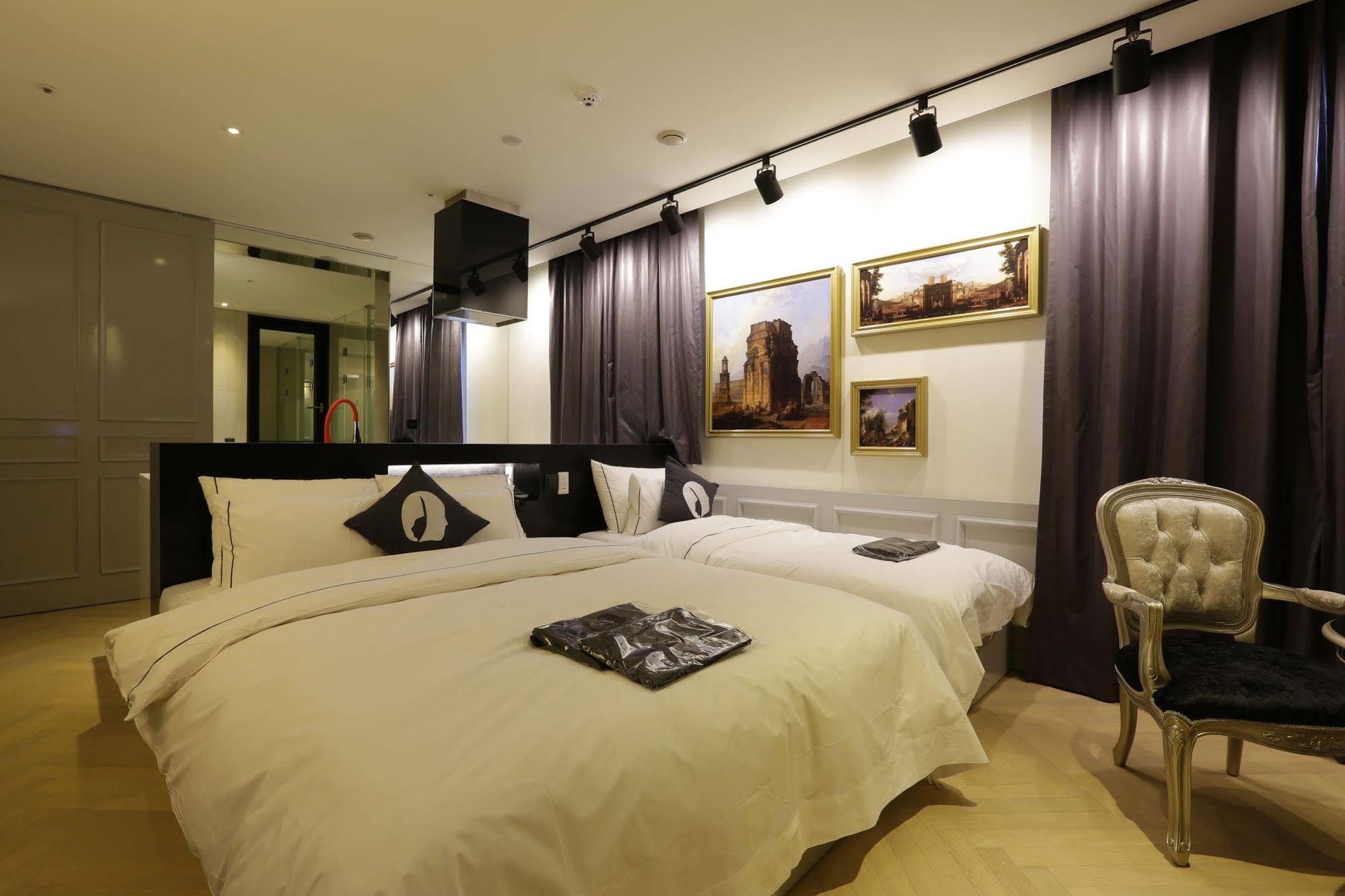 Hotel The Designers Incheon Bagian luar foto